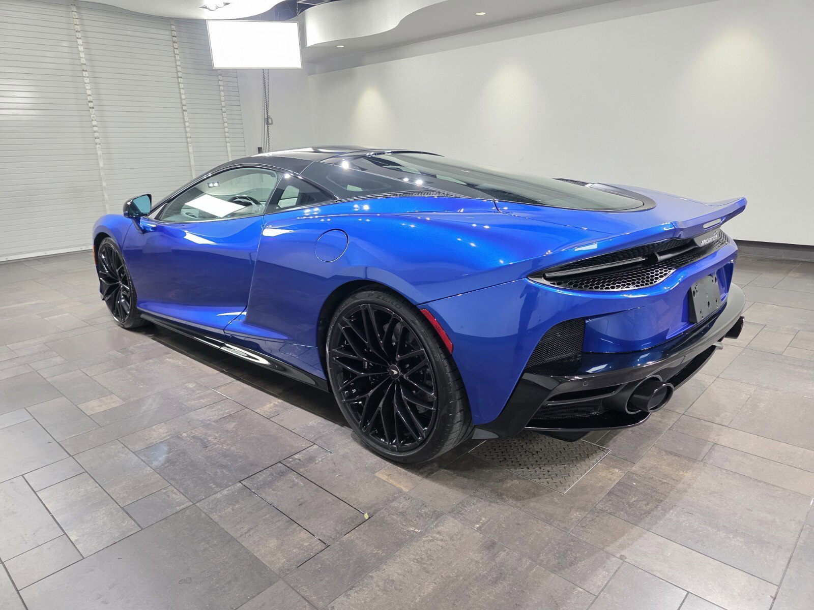 Used 2023 McLaren GT image 4