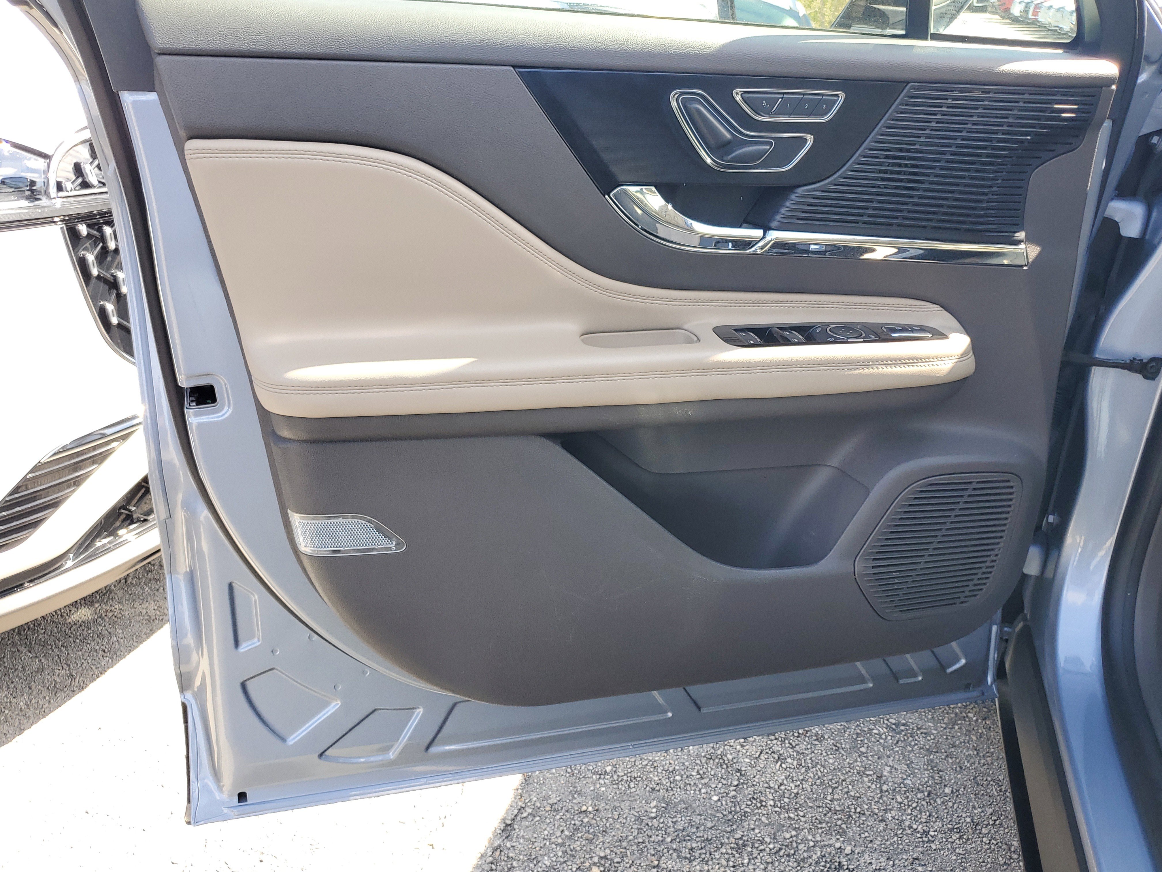 Used 2022 Lincoln Corsair FWD image 15