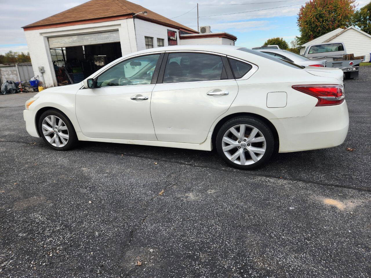 Used 2013 Nissan Altima 3.5 S image 8