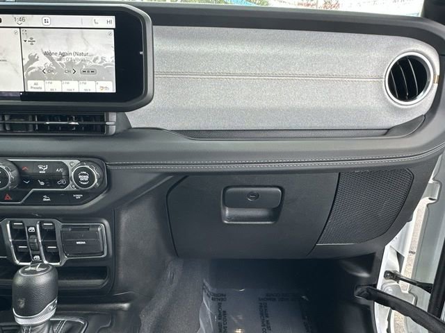 Used 2025 Jeep Wrangler Unlimited Sahara image 27