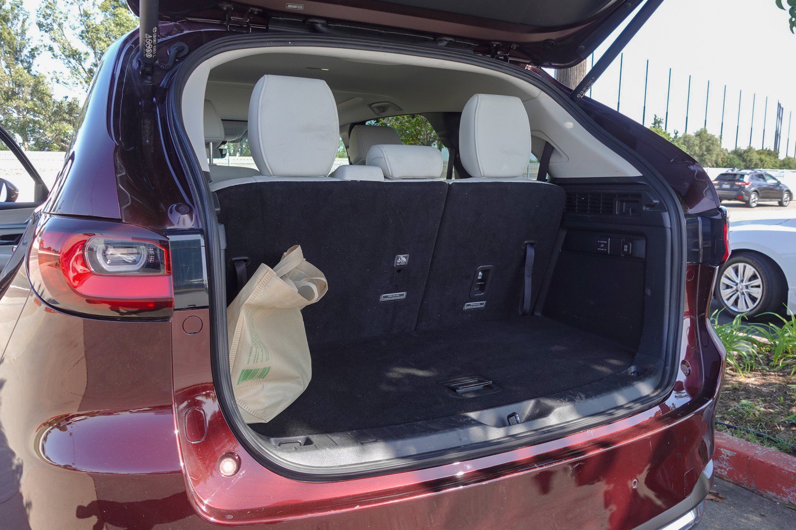 Used 2024 MAZDA CX-90 Plug-In Hybrid w/ Premium Plus image 25