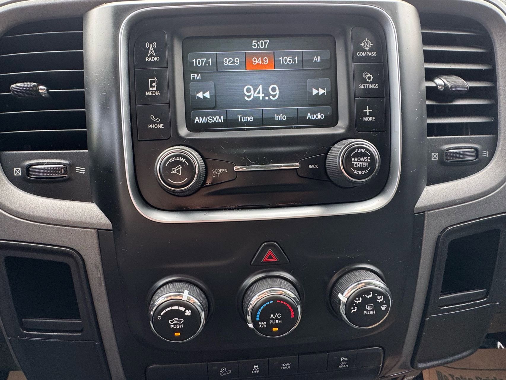 Used 2018 RAM 2500 Tradesman w/ Chrome Appearance Group AWD/4WD image 7