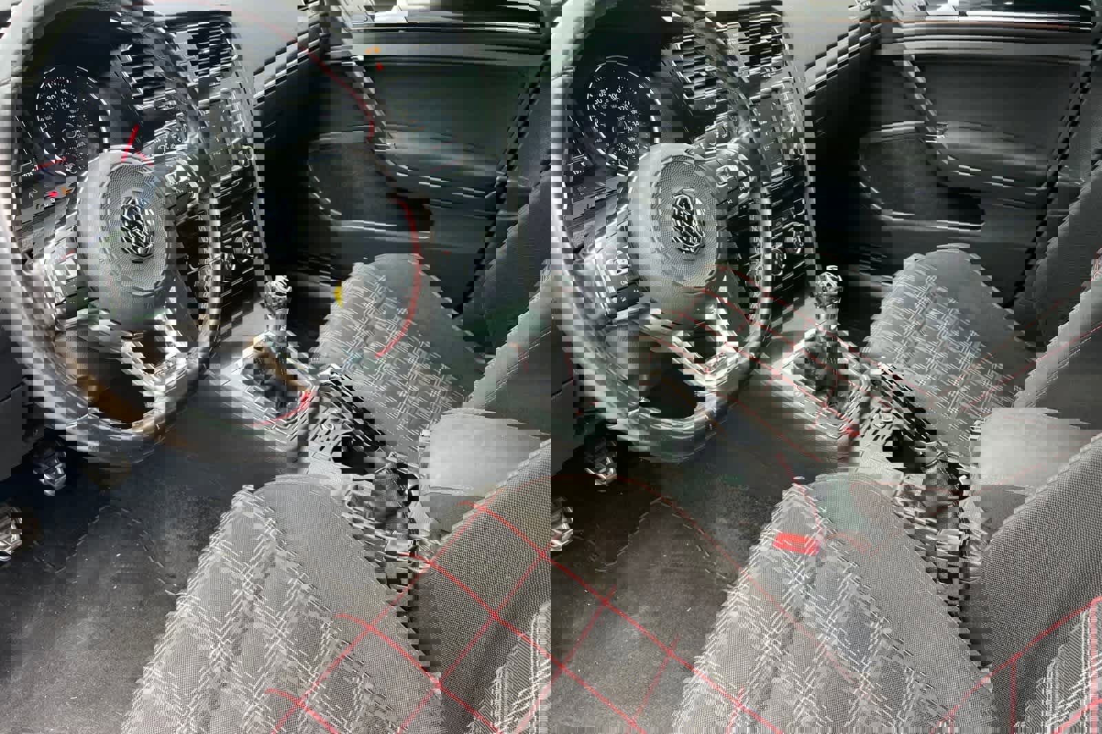 Used 2017 Volkswagen GTI S image 12