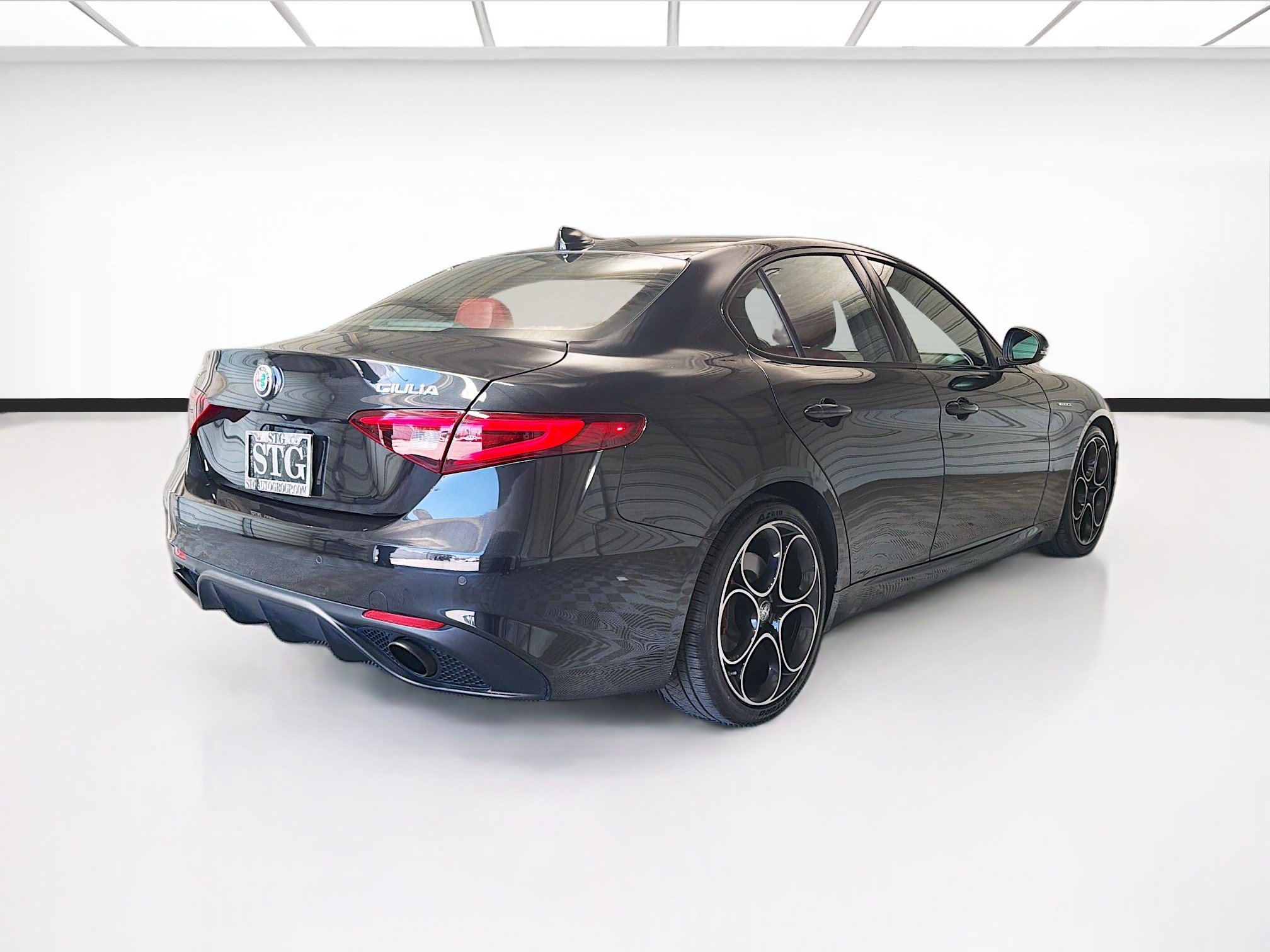 Used 2022 Alfa Romeo Giulia Veloce RWD image 4