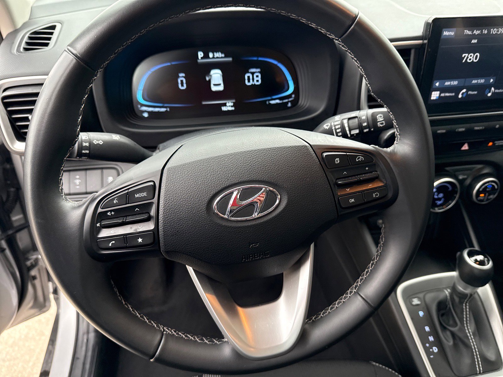 Used 2025 Hyundai Venue SEL FWD image 19