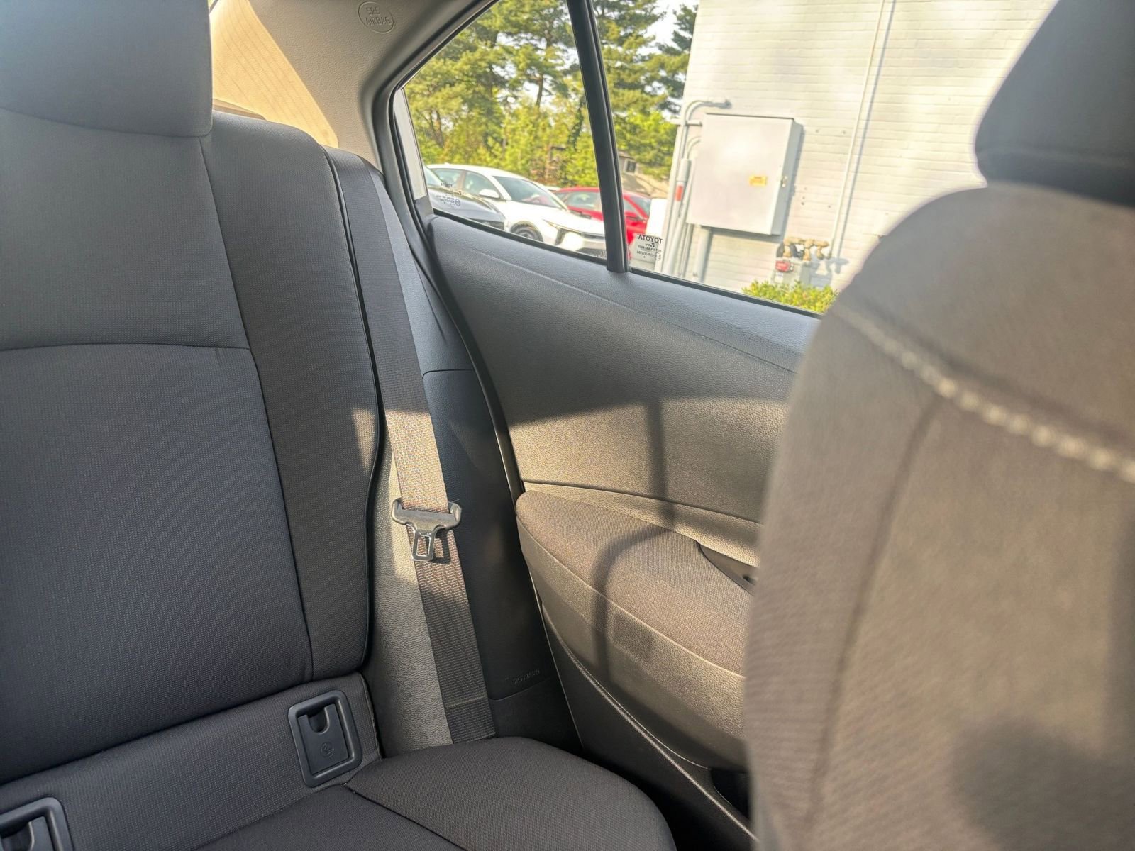 Used 2025 Toyota Corolla LE image 35