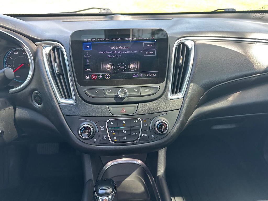 Used 2019 Chevrolet Malibu LT w/ Leather Package image 15