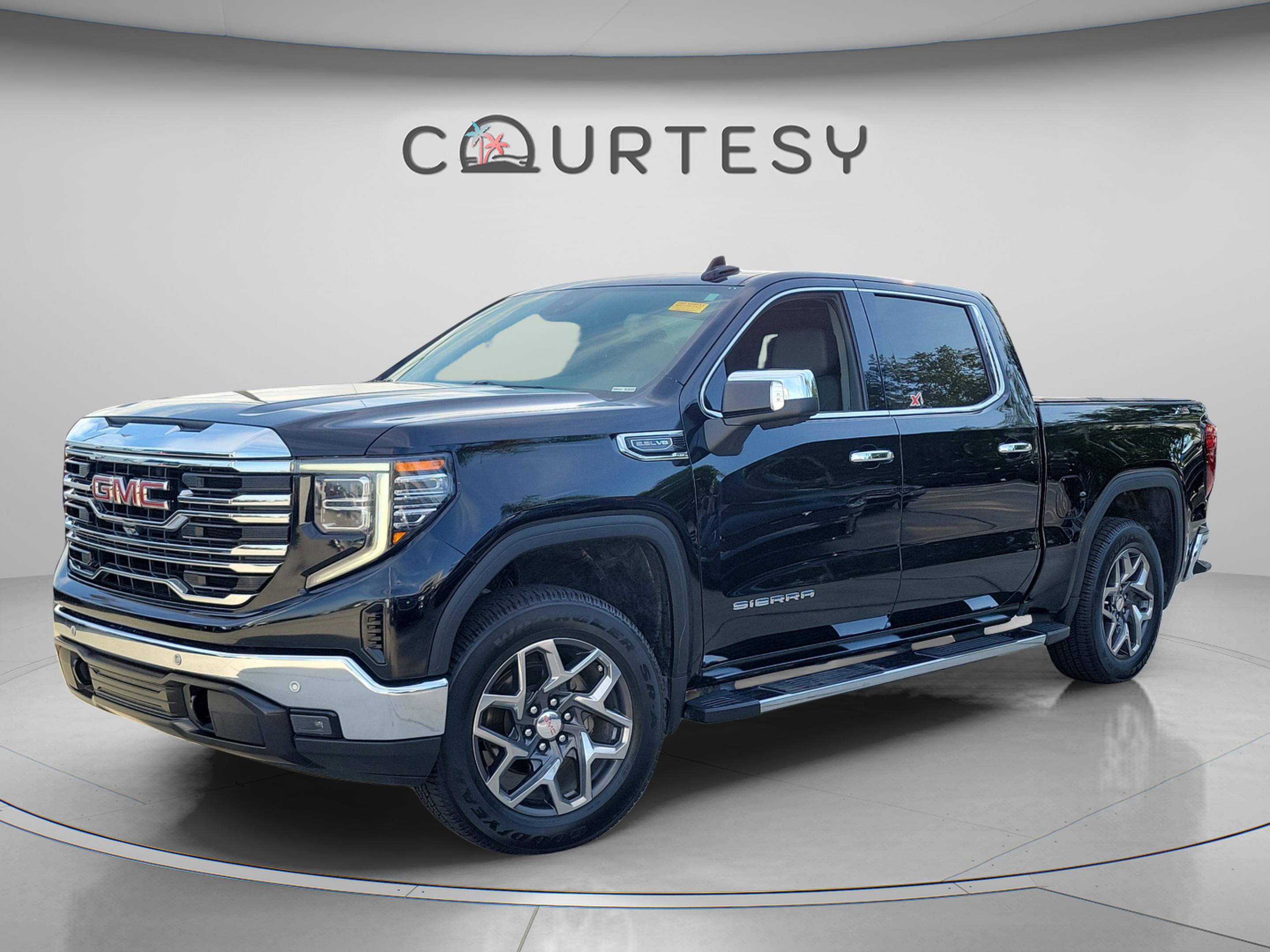 Used 2023 GMC Sierra 1500 SLT w/ SLT Premium Plus Package AWD/4WD image 1