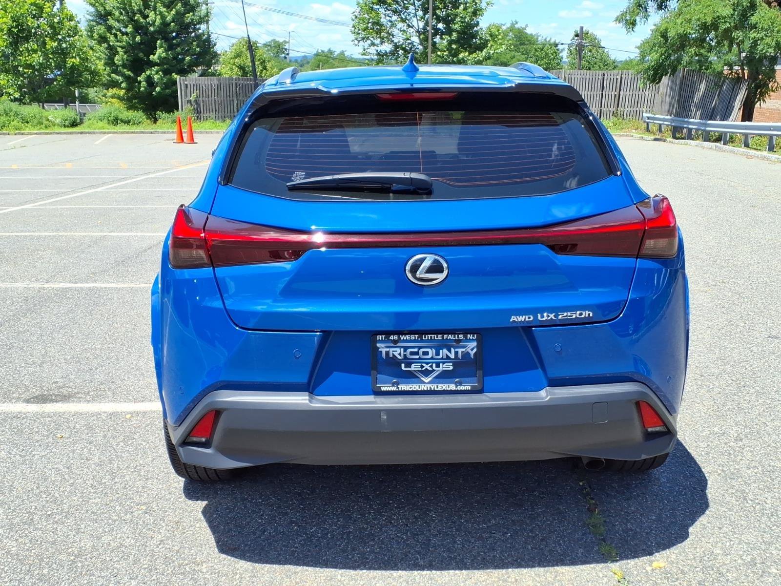 Used 2024 Lexus UX 250h AWD w/ Premium Package image 6