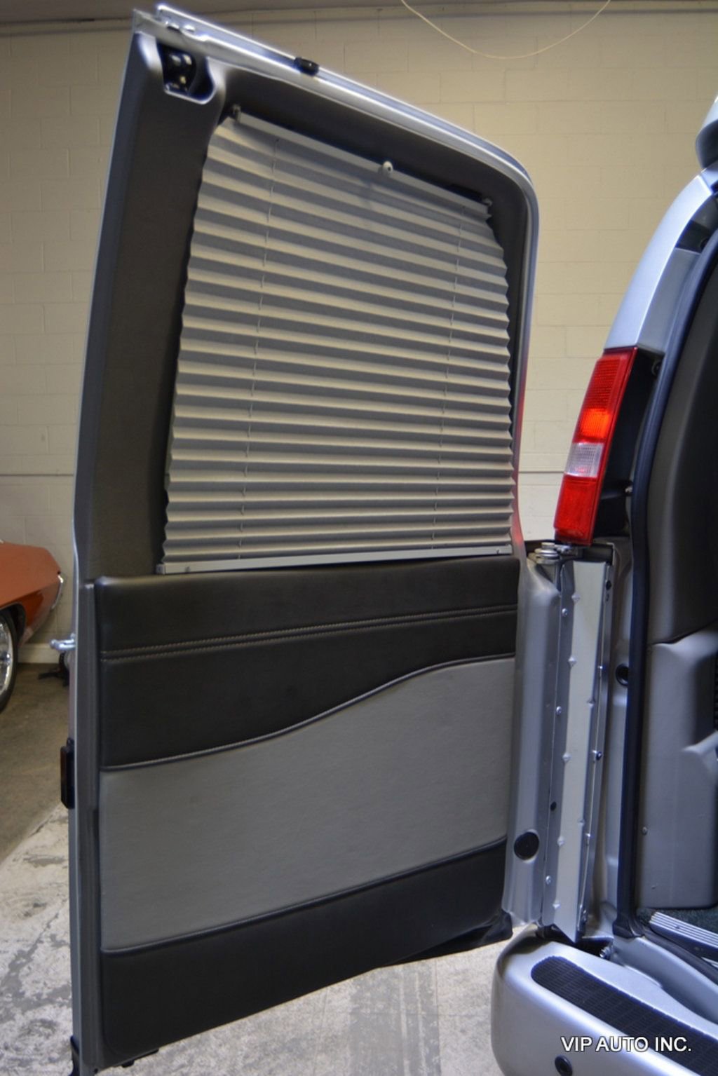 Used 2020 GMC Savana 2500 Extended w/ Enhanced Convenience Package image 9