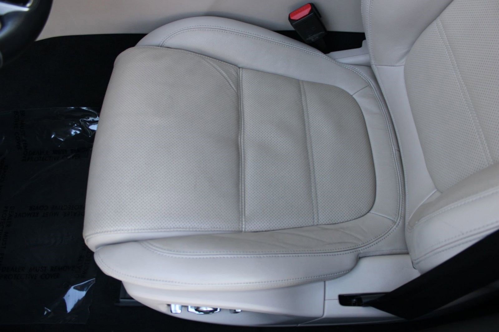 Used 2020 Jaguar XE S image 13