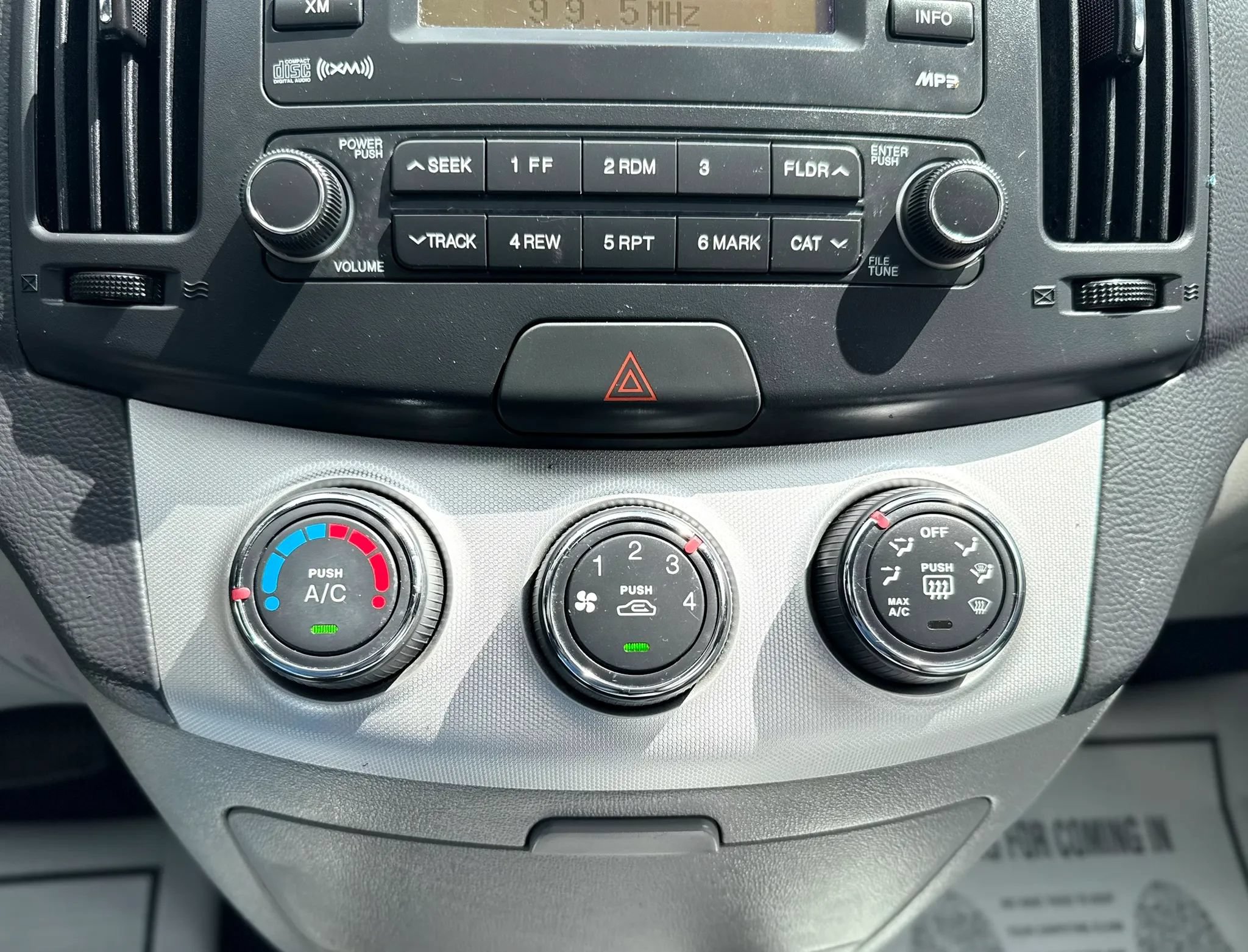 Used 2008 Hyundai Elantra SE FWD image 16