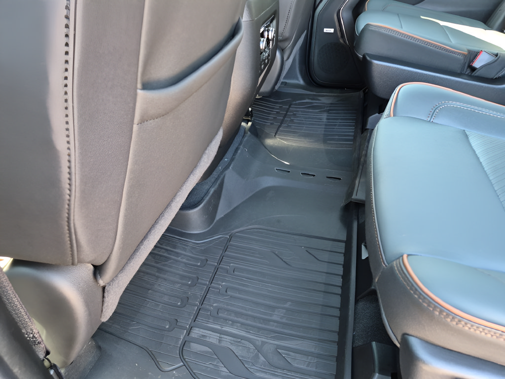 New 2026 GMC Yukon AT4 w/ AT4 Premium Plus Package AWD/4WD image 34