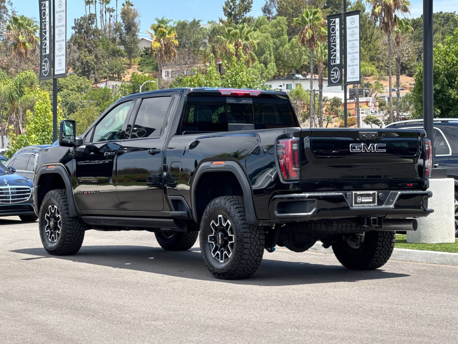 Used 2026 GMC Sierra 2500 AT4X w/ LPO, Black Badging Package AWD/4WD image 5