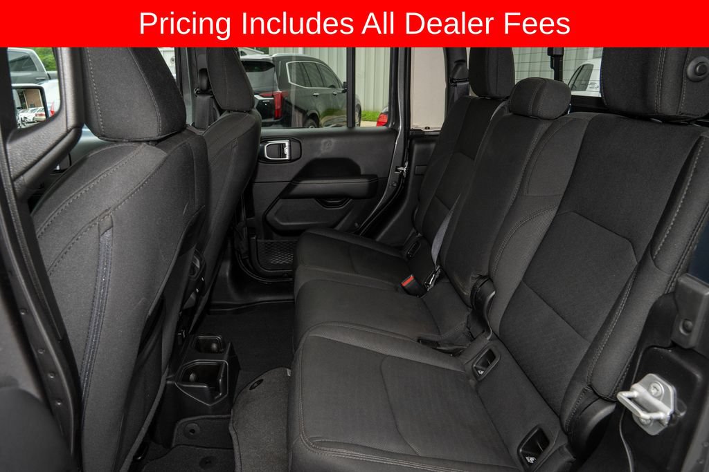 Used 2023 Jeep Gladiator Overland AWD/4WD image 8