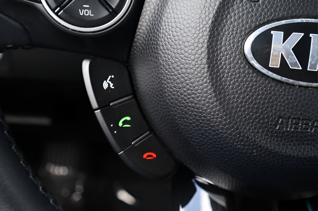 Used 2016 Kia Soul ! FWD image 20