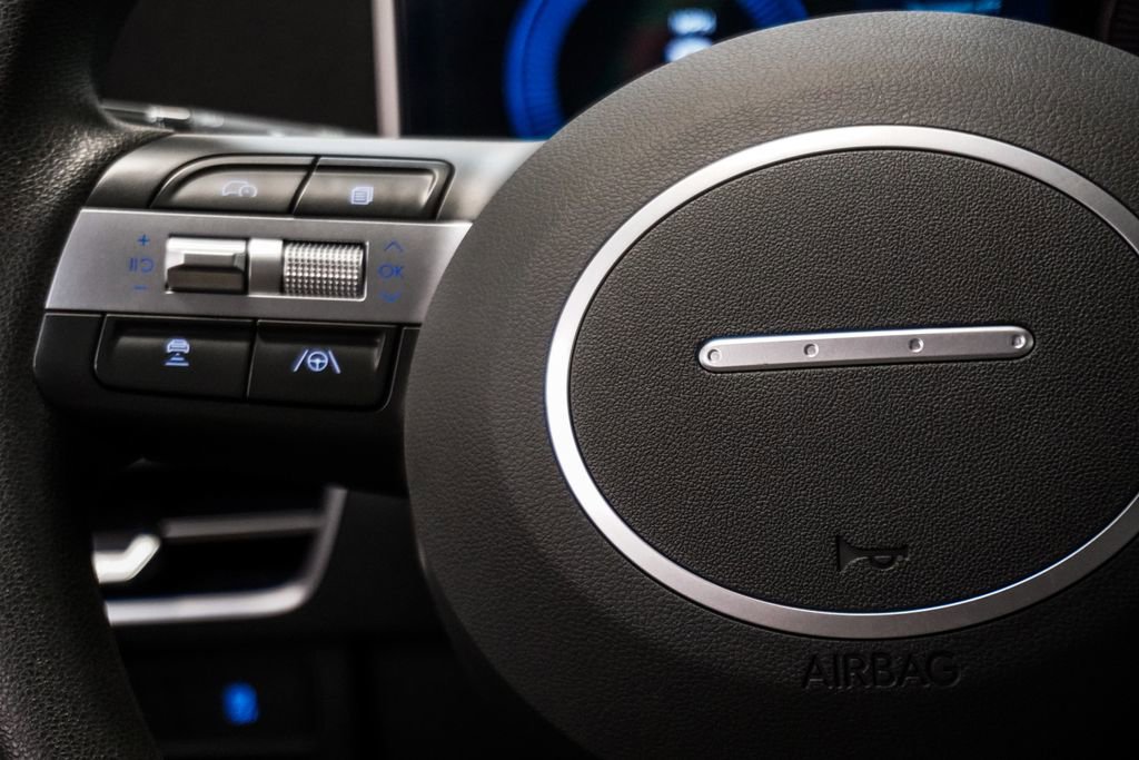 Used 2025 Hyundai Sonata SEL FWD image 16