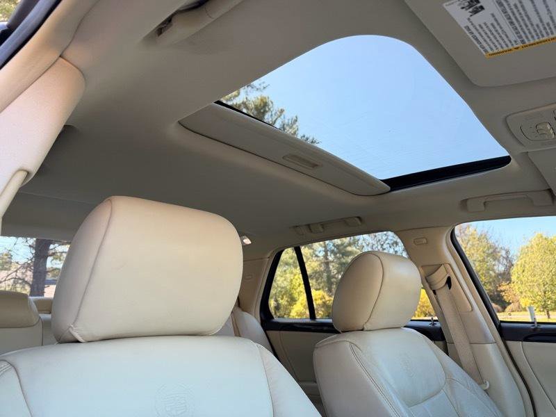 Used 2009 Cadillac DTS Luxury I w/ Sun And Navigation Package FWD image 17