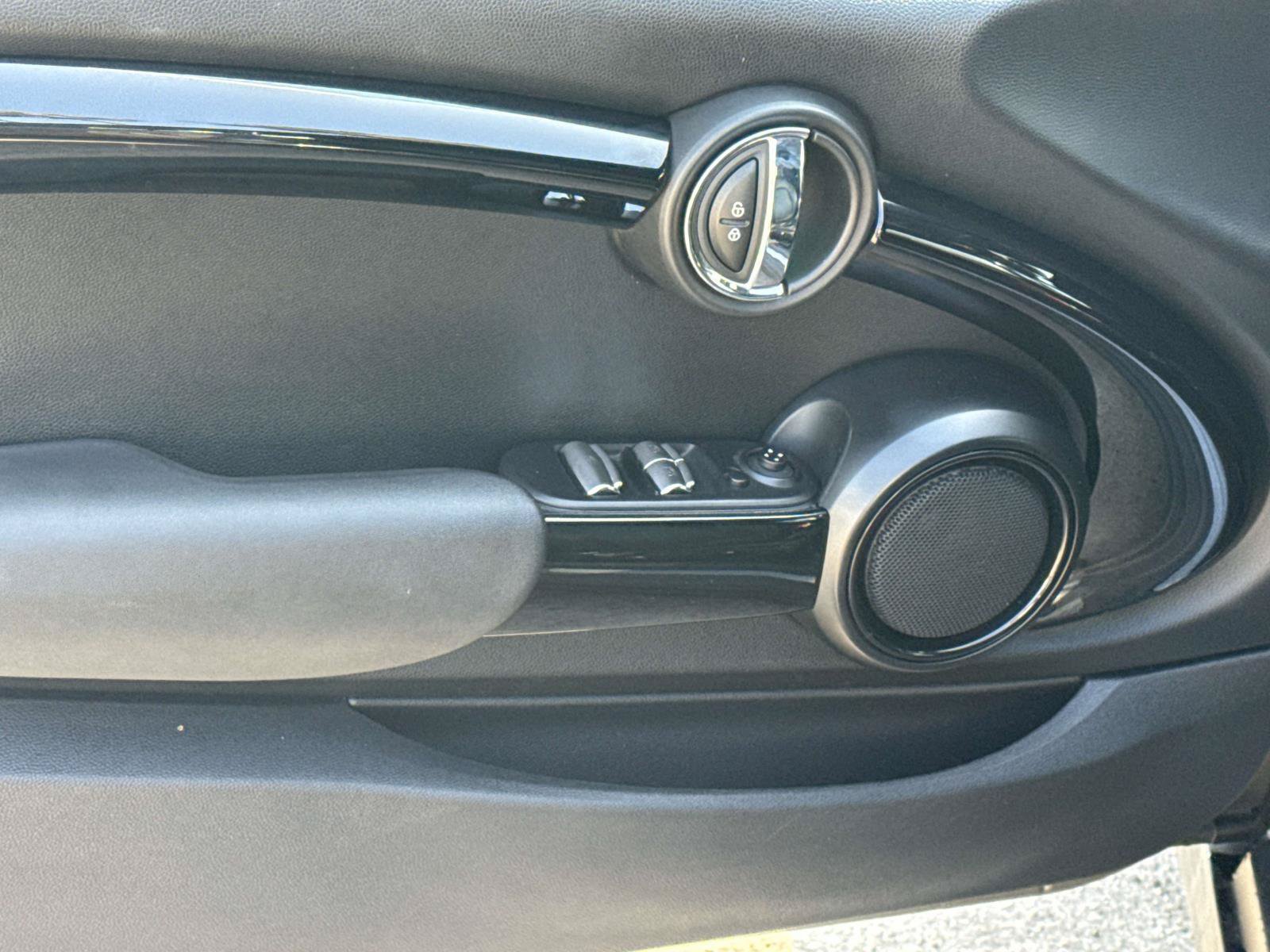 Used 2019 MINI Cooper Convertible FWD image 24