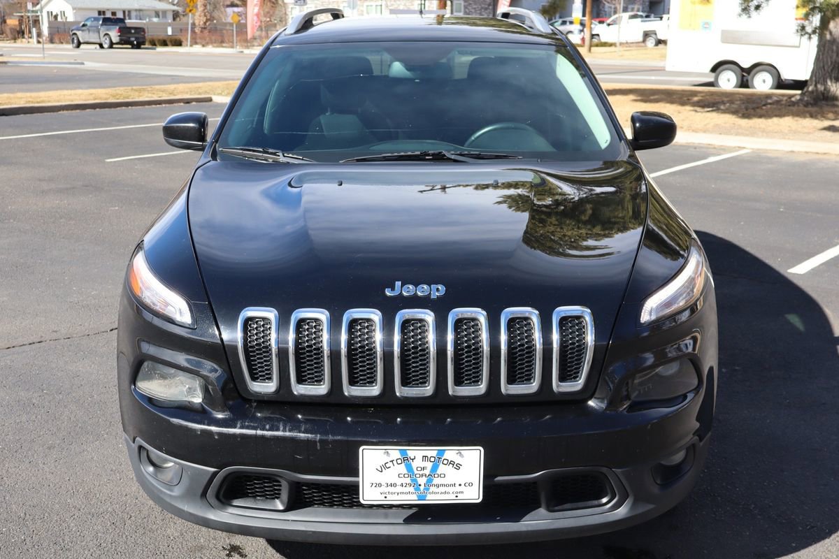 Used 2017 Jeep Cherokee Latitude FWD image 12