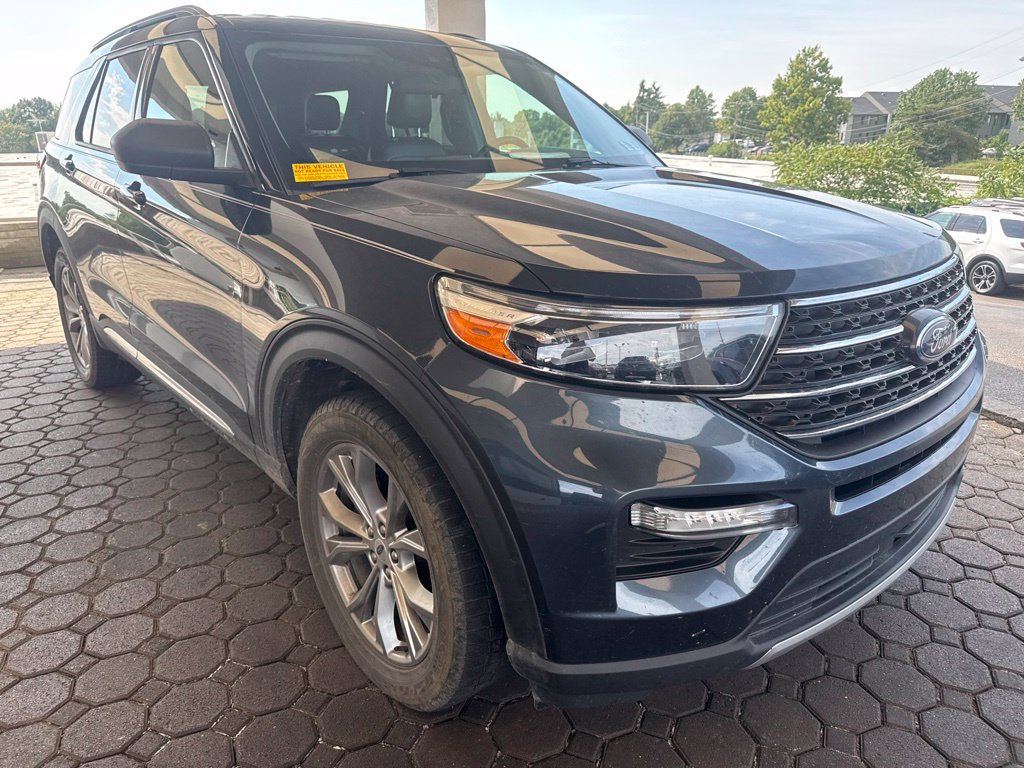 Used 2022 Ford Explorer XLT w/ Equipment Group 202A AWD/4WD image 4