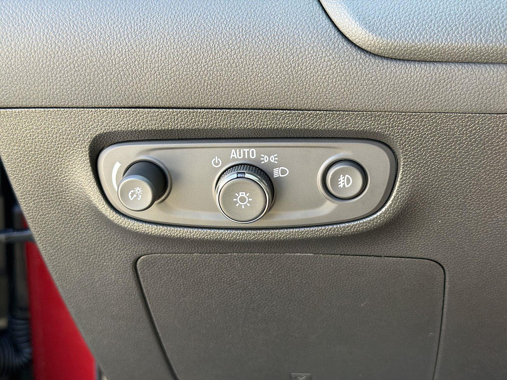 Used 2023 Buick Encore GX Essence w/ Experience Buick Package FWD image 16