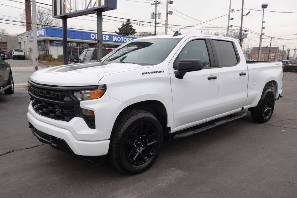 Used 2023 Chevrolet Silverado 1500 Custom w/ Rally Edition AWD/4WD image 2