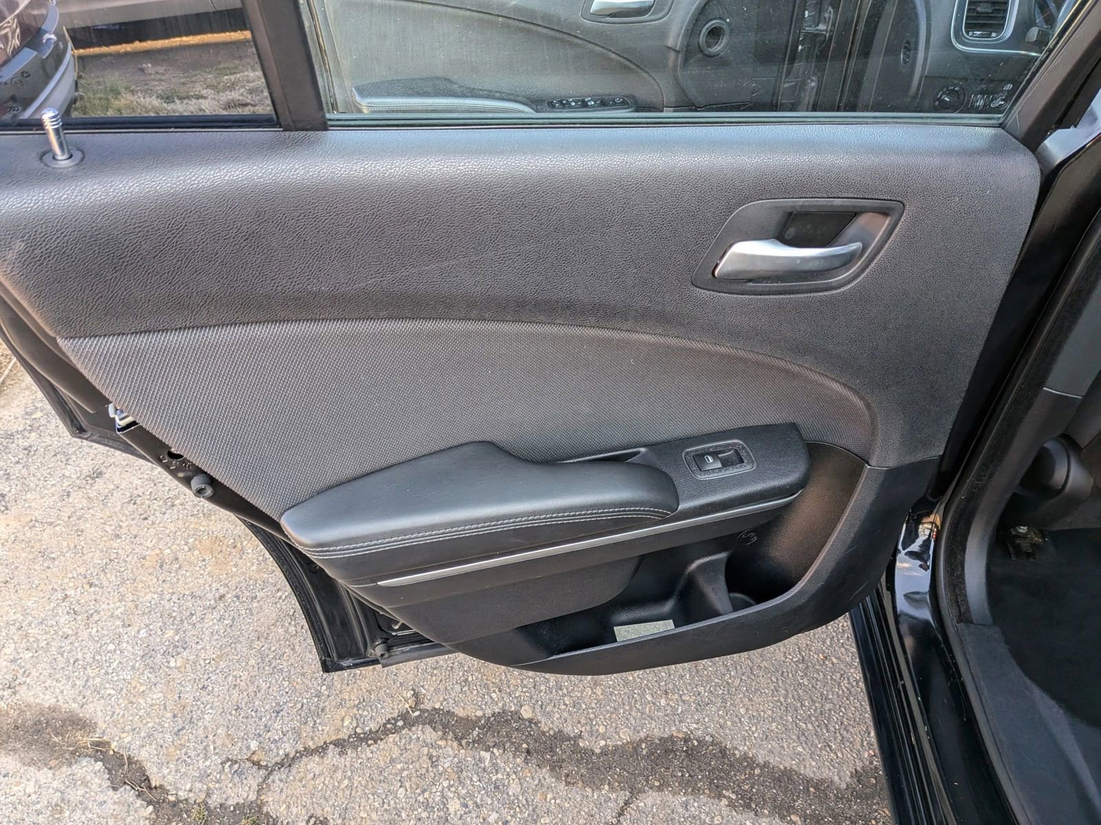 Used 2015 Dodge Charger SE image 19