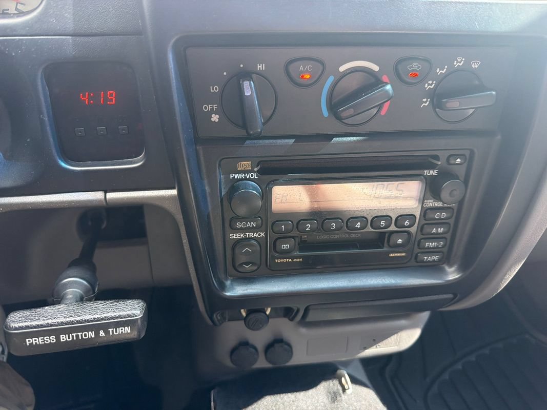 Used 2004 Toyota Tacoma 4x4 Xtracab image 22