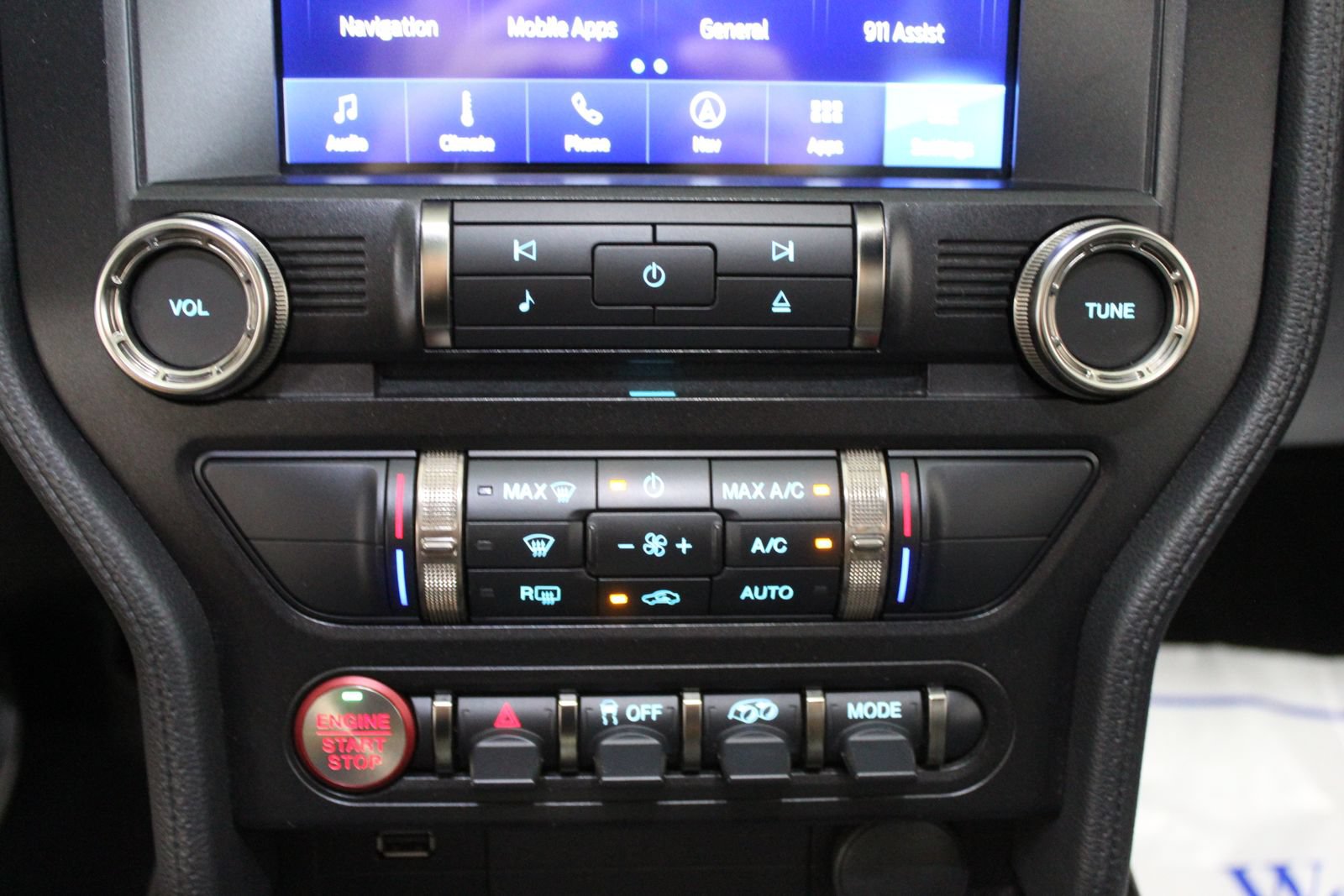 Used 2022 Ford Mustang Shelby GT500 w/ Technology Package RWD image 22