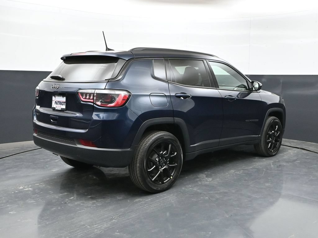 New 2026 Jeep Compass Latitude AWD/4WD image 30