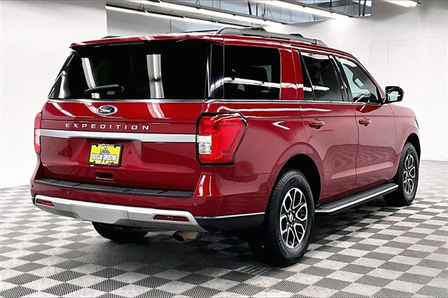 Used 2022 Ford Expedition XLT image 11