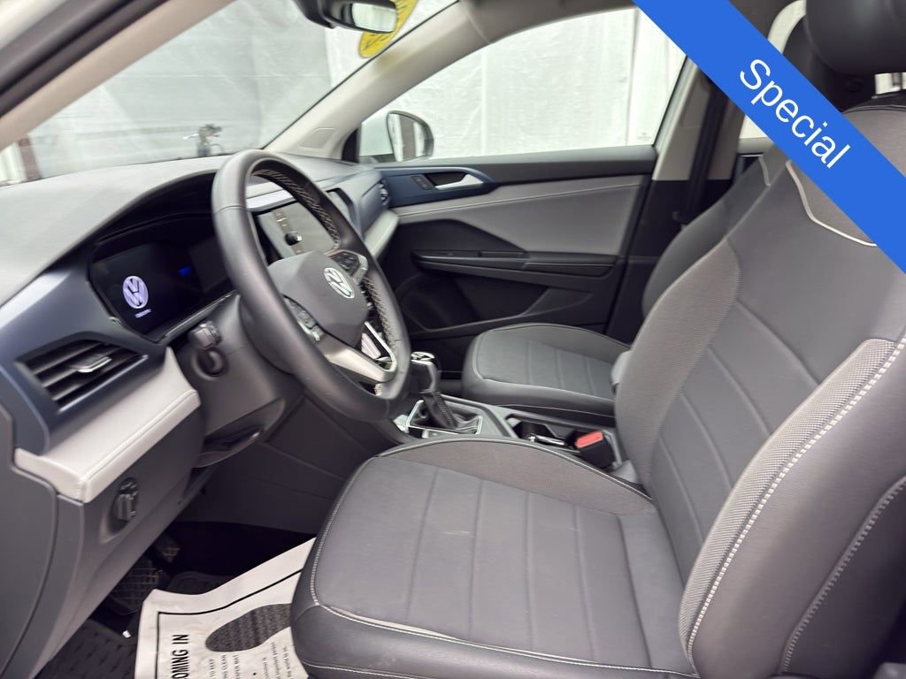 Used 2024 Volkswagen Taos SE image 15