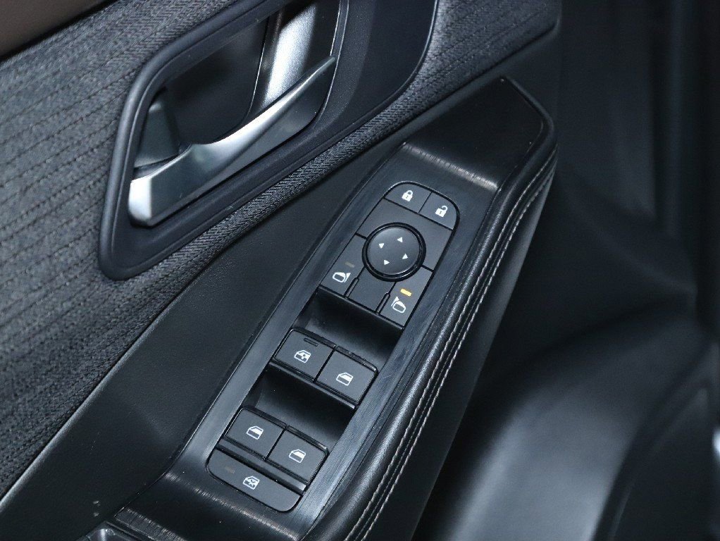 Used 2023 Nissan Rogue SV image 16