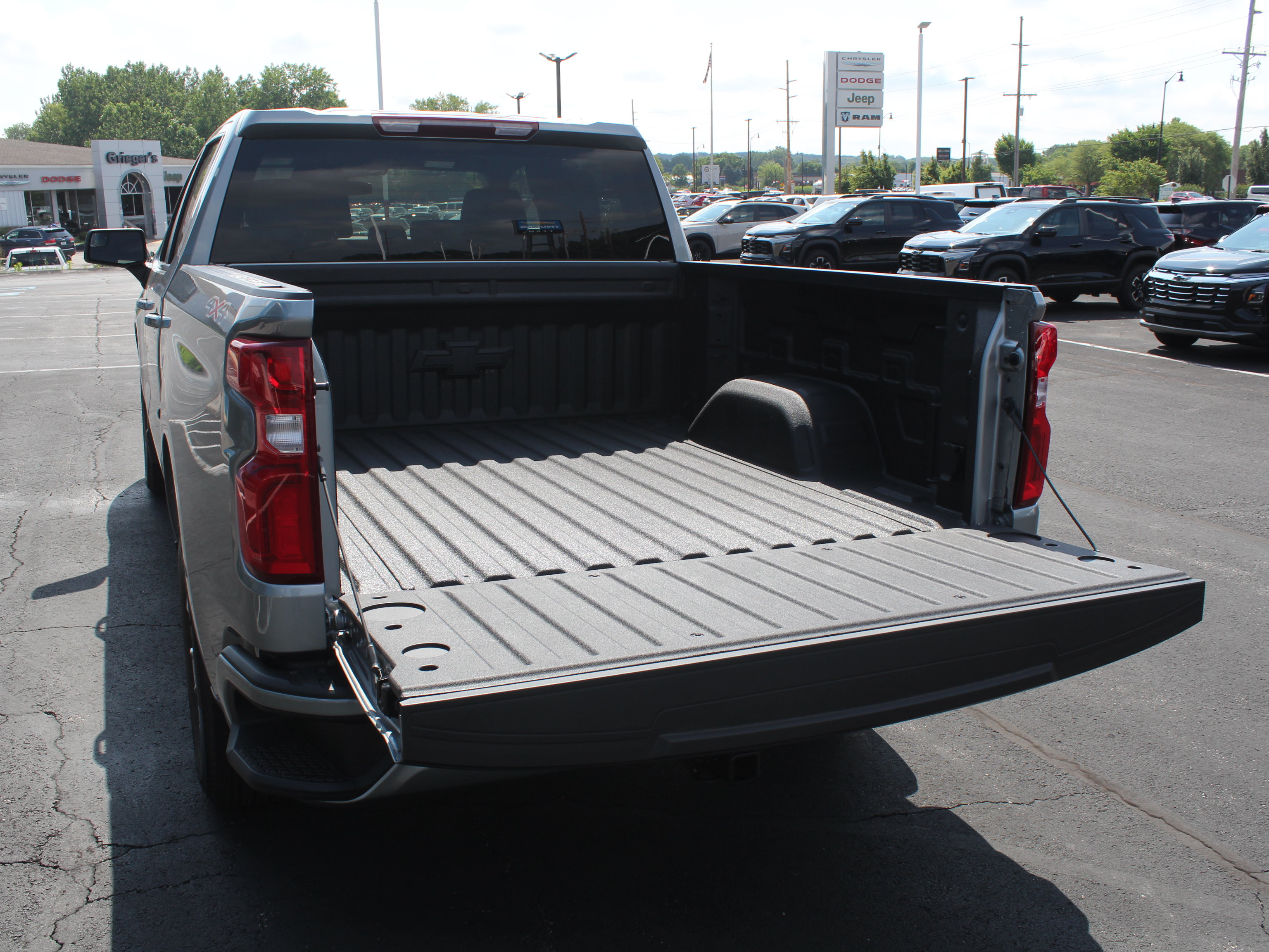 New 2026 Chevrolet Silverado 1500 RST w/ Protection Package AWD/4WD image 17