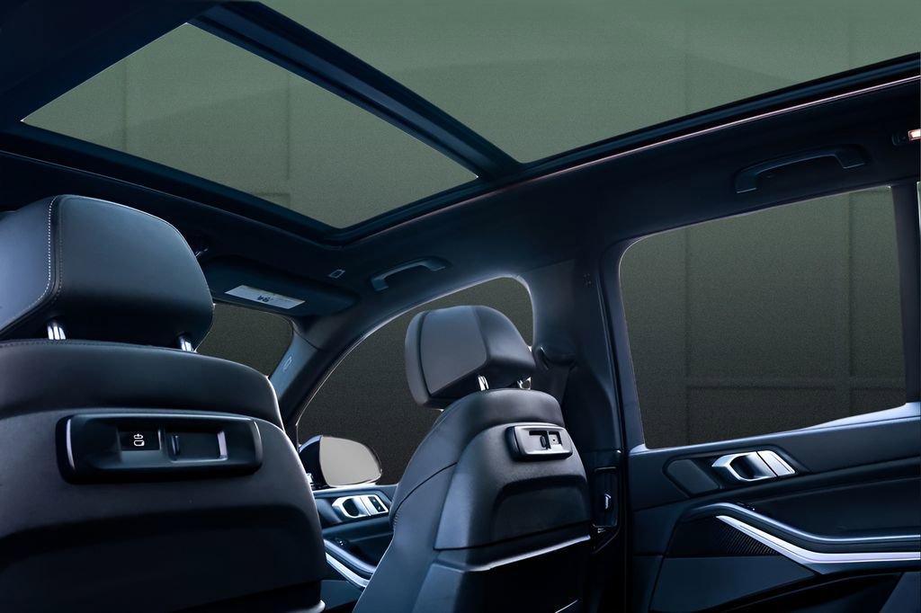 Used 2022 BMW X5 M50i w/ Premium Package AWD/4WD image 40