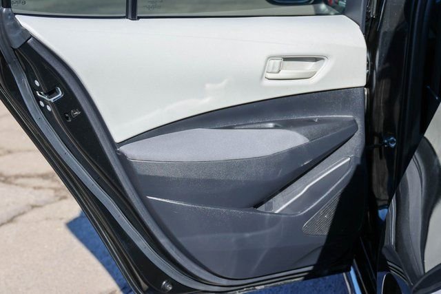 Used 2022 Toyota Corolla LE w/ LE Convenience Package image 11