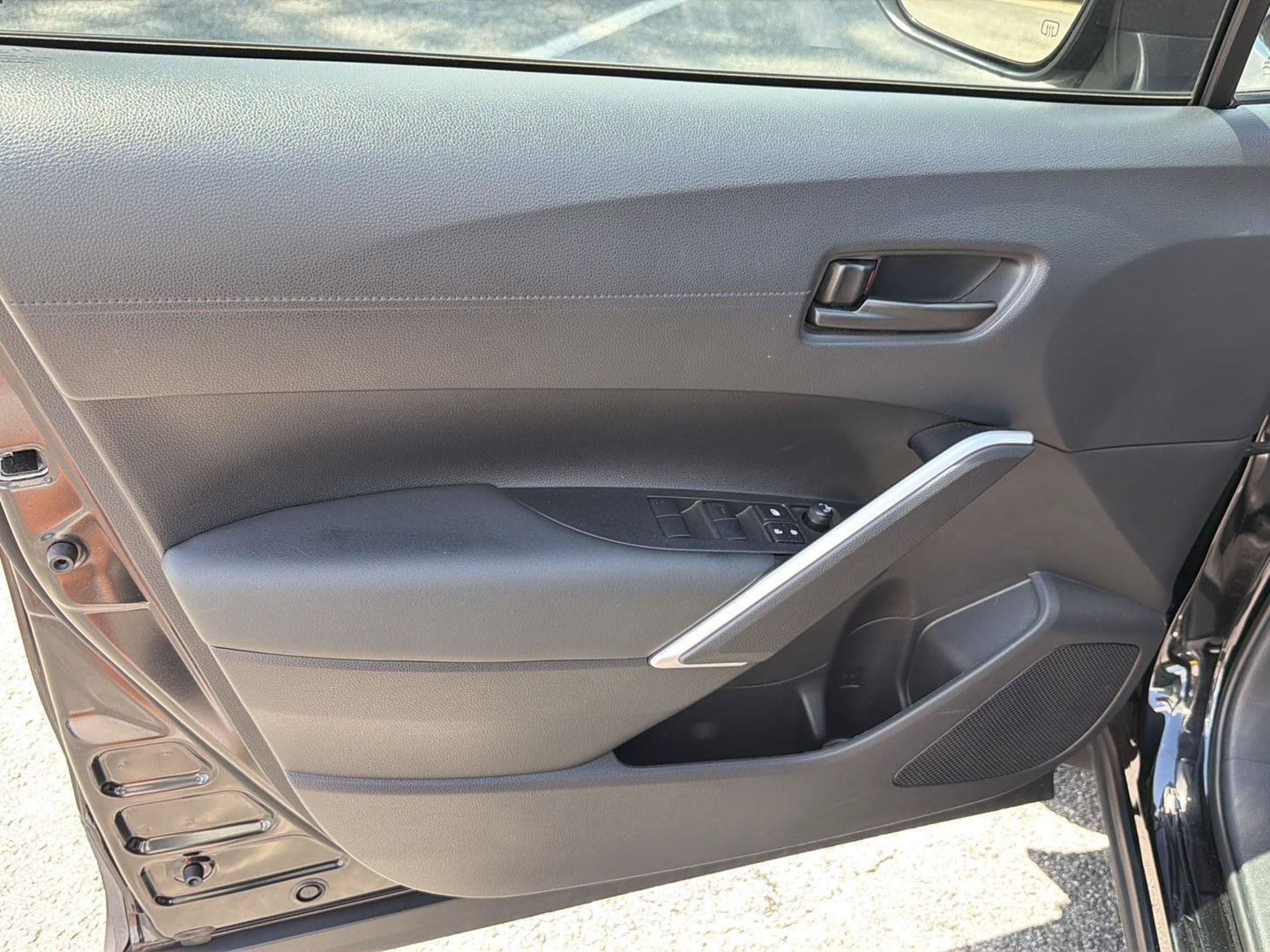 Used 2025 Toyota Corolla Cross AWD Hybrid image 16