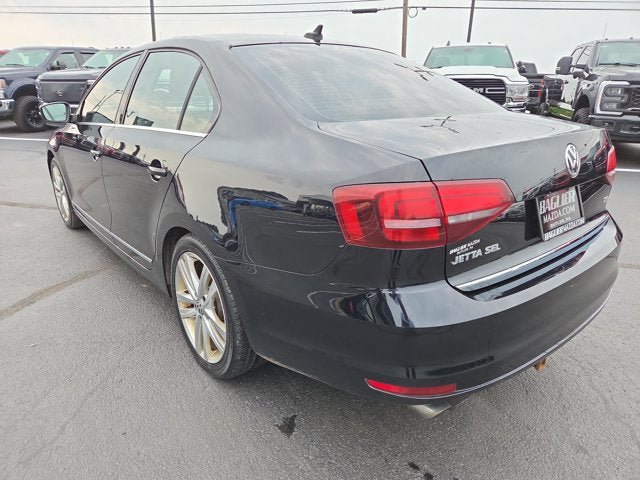 Used 2017 Volkswagen Jetta SEL FWD image 4
