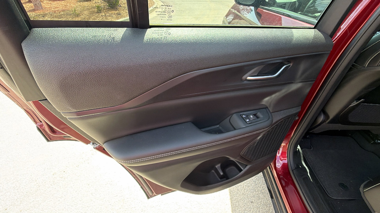 Certified 2024 Jeep Grand Cherokee Altitude image 23