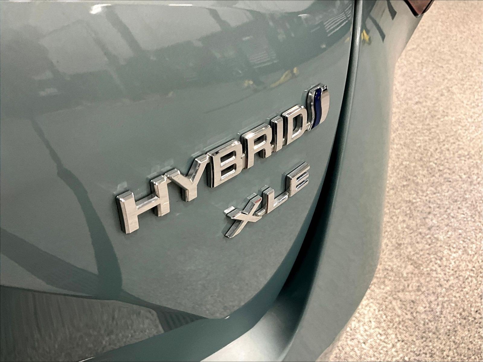 Used 2019 Toyota Prius XLE FWD image 24