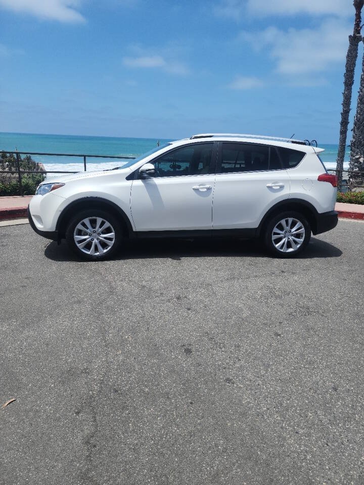 Used 2014 Toyota RAV4 Limited w/ Technology Package AWD/4WD image 21