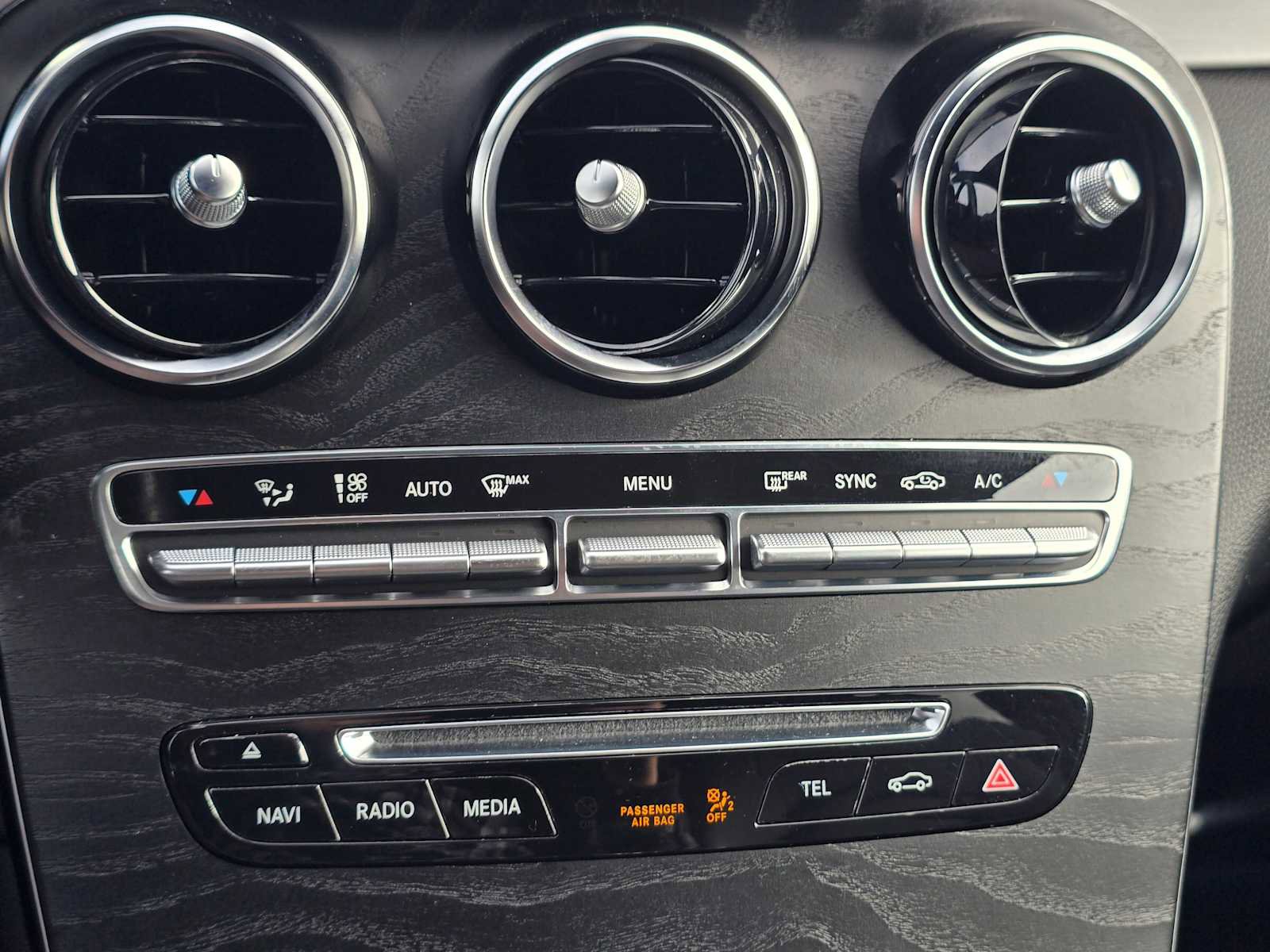 Used 2019 Mercedes-Benz GLC 300 4MATIC image 28