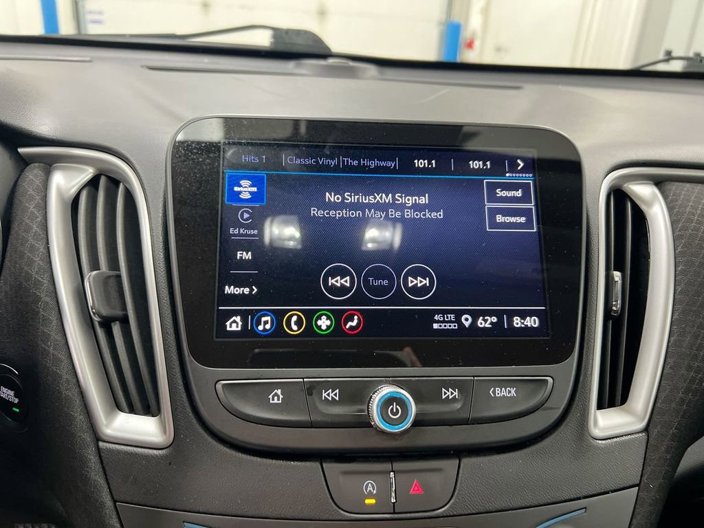 Used 2025 Chevrolet Malibu LT image 14