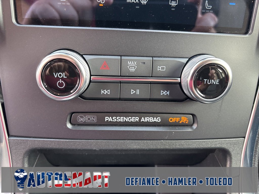 Used 2024 Ford Edge Titanium image 37