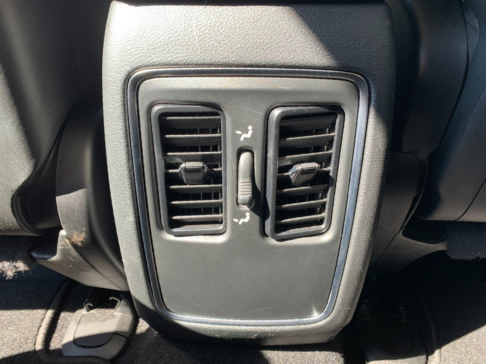 Used 2020 Dodge Durango SXT w/ 3rd Row Seating Group image 35