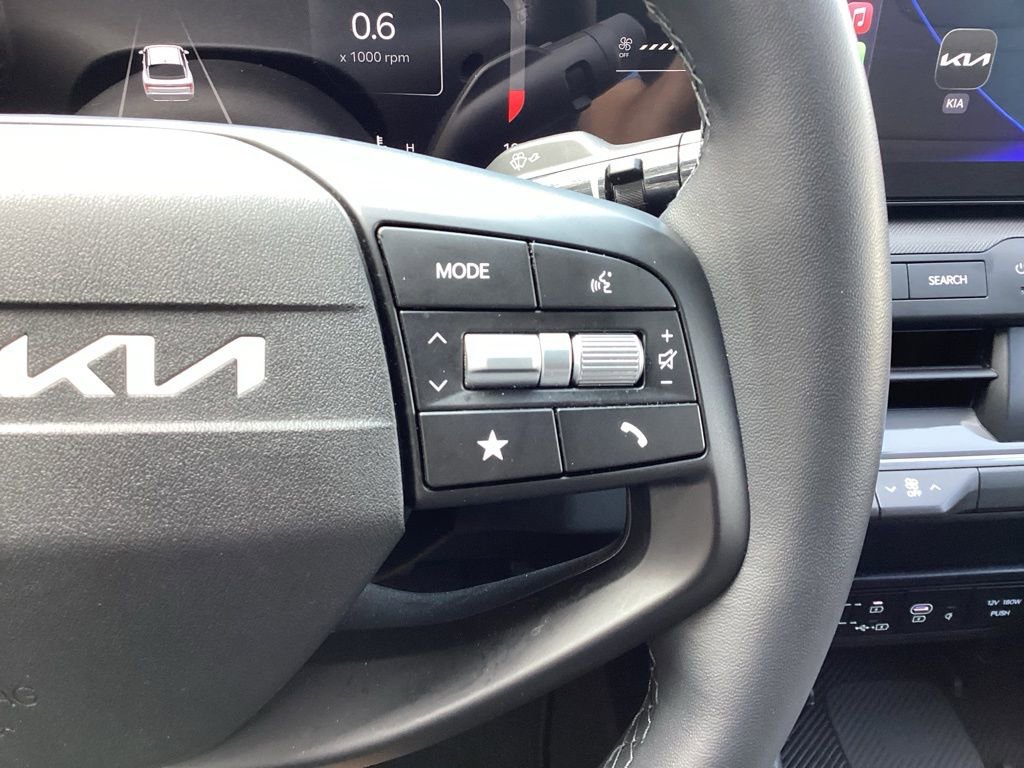 Used 2025 Kia K4 EX image 41