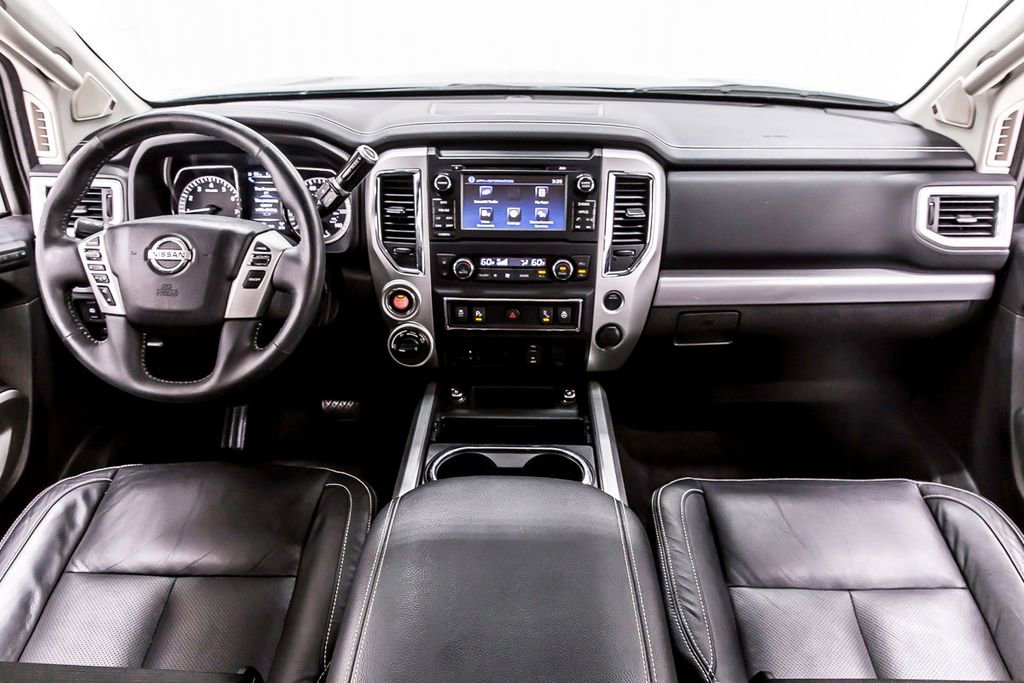 Used 2018 Nissan Titan PRO-4X w/ Pro-4x Convenience Package AWD/4WD image 18
