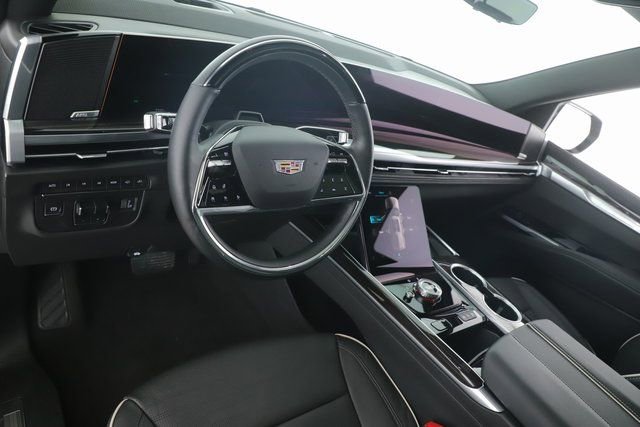 Used 2025 Cadillac Escalade ESV Premium Luxury w/ Touring Package image 18