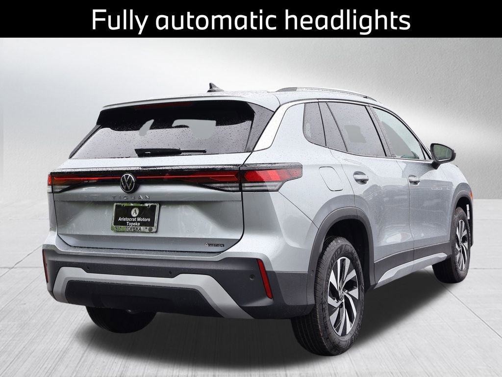 Used 2025 Volkswagen Tiguan S image 9